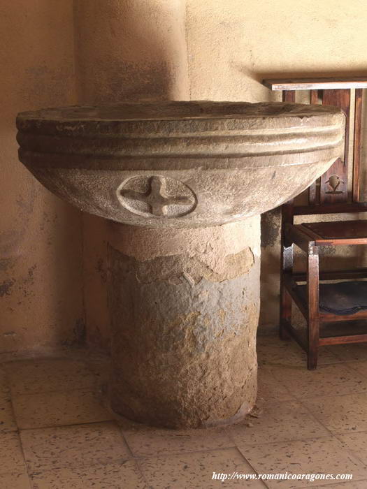 PILA BENDITERA DEL TEMPLO